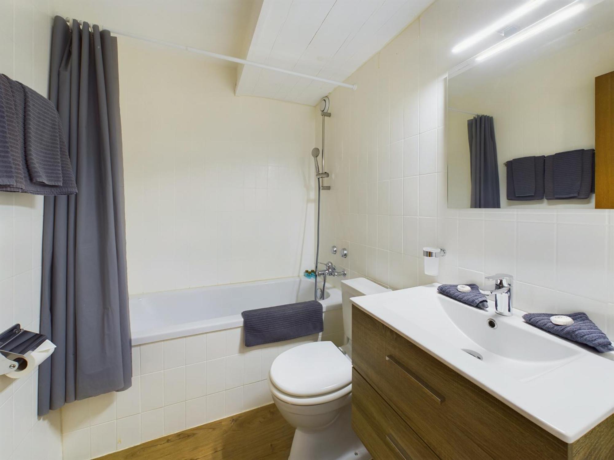 Alpine Retreat 4 Person Apartment Near Zermatt With Parking! เทช ภายนอก รูปภาพ